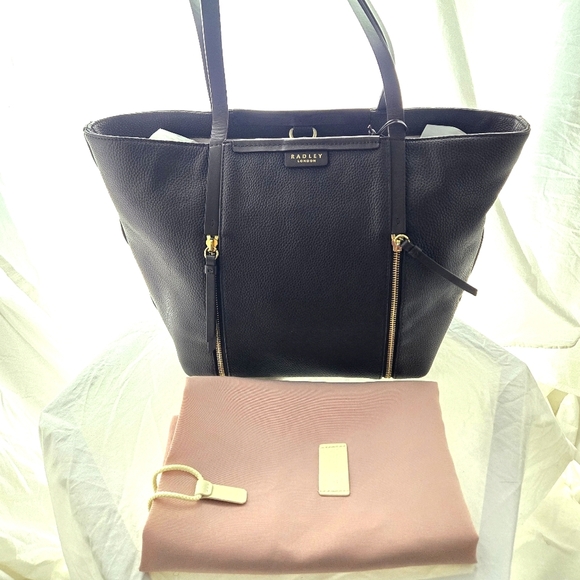 Gorgeous Radley London Tote EUC - Picture 16 of 16